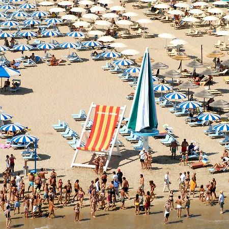 Jammin' Beach Hotel Rimini Exterior photo